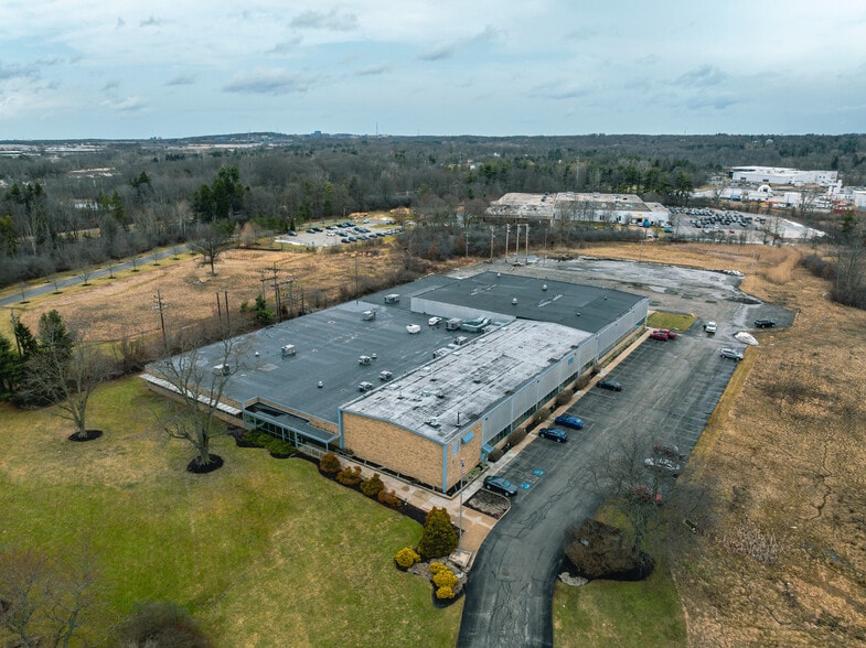 Primary Photo Of 28999 Aurora Rd, Solon Warehouse For Sale