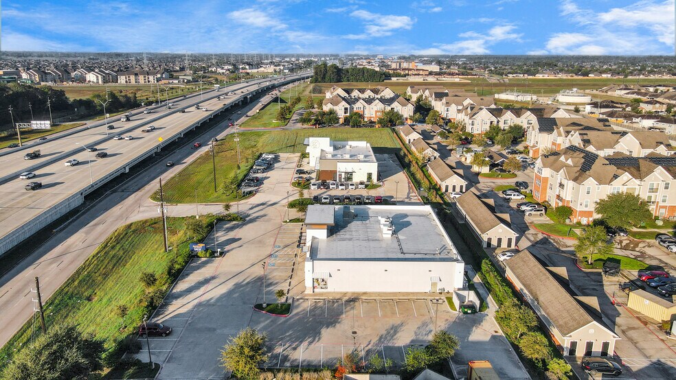 More Photos Of 10423 N Sam Houston Pky E, Humble Sports And Entertainment For Sale