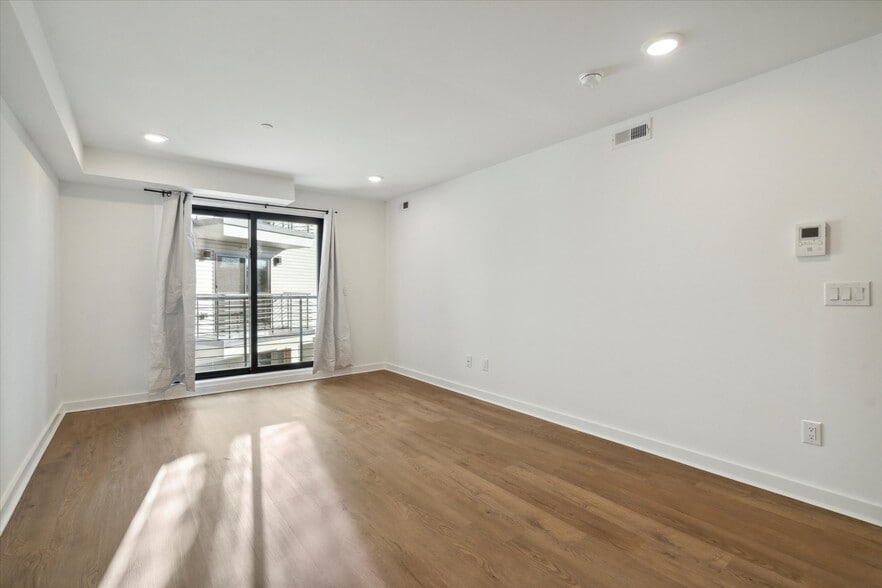 More Photos Of 1951 Point Breeze Ave, Philadelphia Apartments For Sale