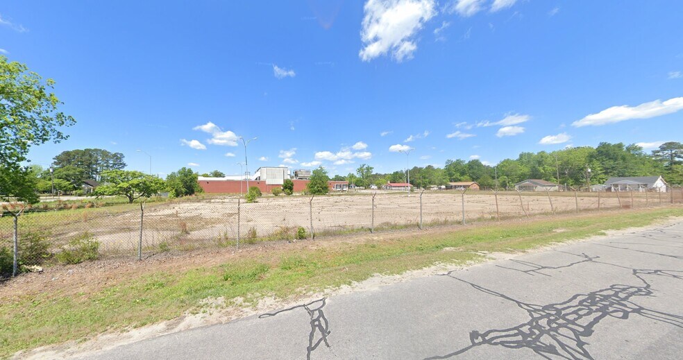 More Photos Of 201 E Armfield St, Saint Pauls Manufacturing For Lease