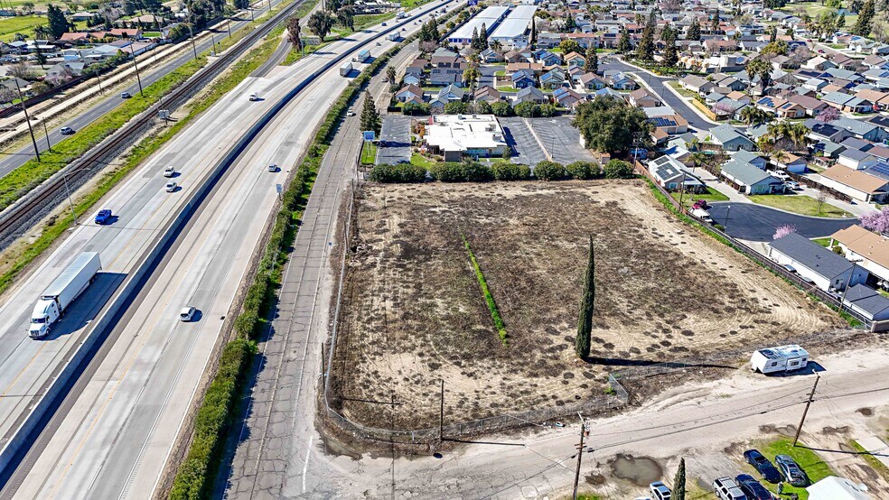 More Photos Of 971 E Broadway Ave, Atwater Office For Lease