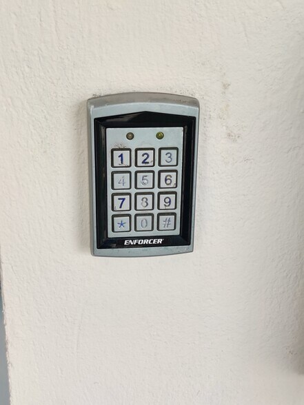 More Photos Of 660 Miller Dr, Miami Springs Research And Development For Sale