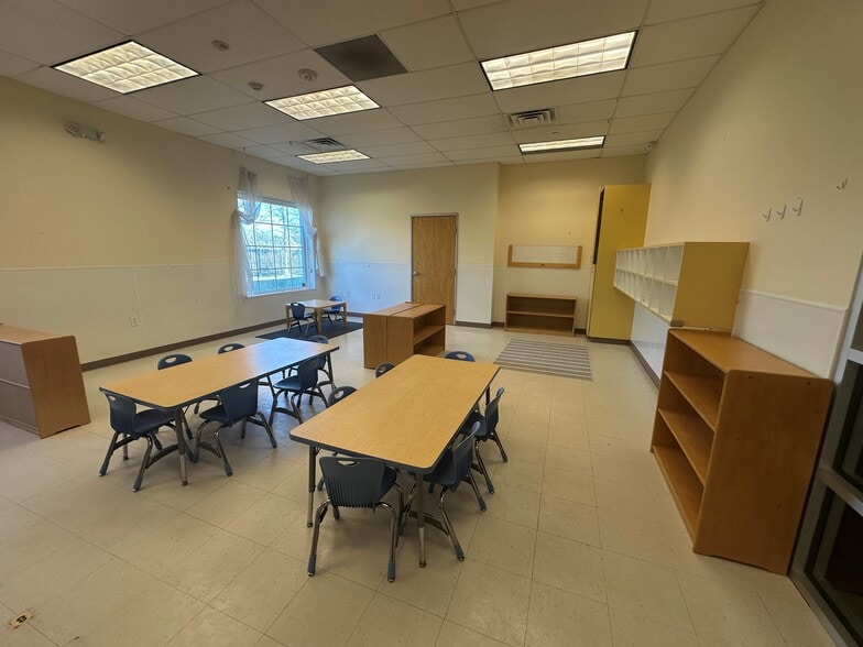 More Photos Of 300 Randol Mill Ave, Southlake Daycare Center For Sale