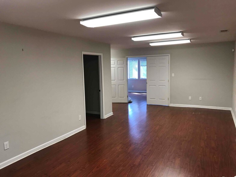 More Photos Of 522 Route 18, East Brunswick Medical For Lease