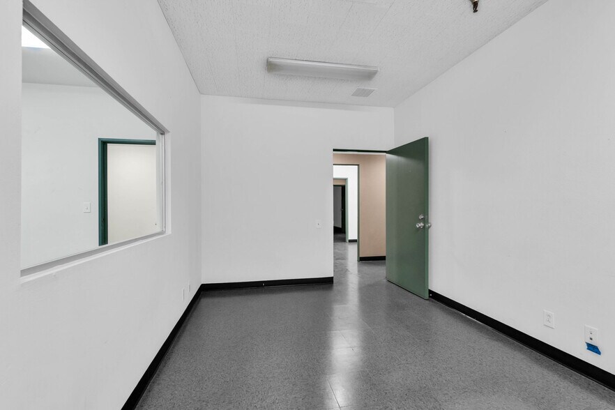 More Photos Of 18737 S Reyes Ave, East Rancho Dominguez Distribution For Sale