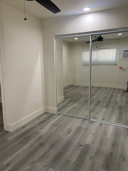 More Photos Of 2001 Fremont St, Las Vegas Apartments For Sale