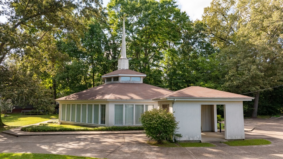 More Photos Of 1634 Main St, Murray Religious Facility For Sale