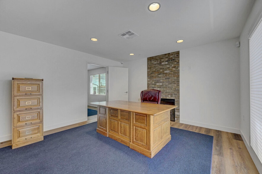 More Photos Of 811 S 6th St, Las Vegas Office For Lease