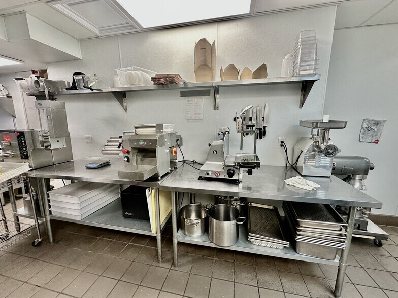 More Photos Of 135-141 Post Rd E, Westport Freestanding For Lease