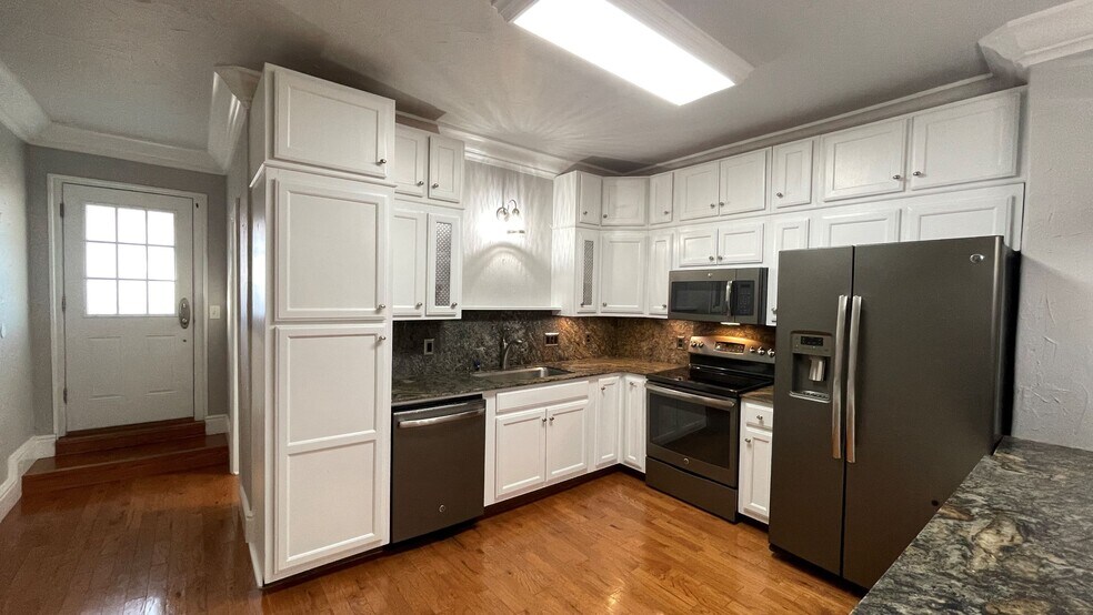 More Photos Of 415 N Muskogee Ave, Tahlequah Storefront Retail Residential For Sale