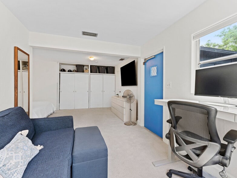 More Photos Of 200 66th St N, Saint Petersburg Office For Sale