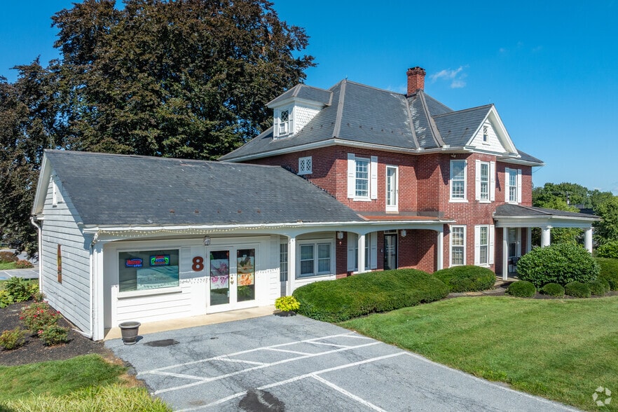 More Photos Of 780 Eden Rd, Lancaster Unknown For Lease