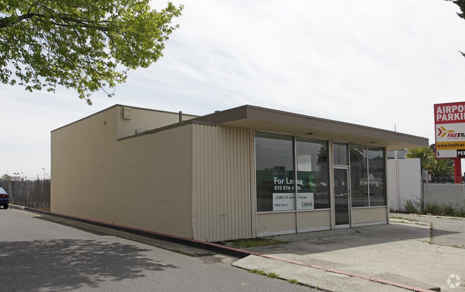 More Photos Of 110 Hegenberger Rd, Oakland Industrial For Lease