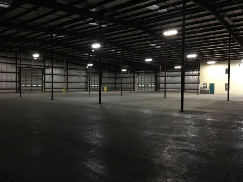More Photos Of 810 N Front St, New Ulm Warehouse For Lease