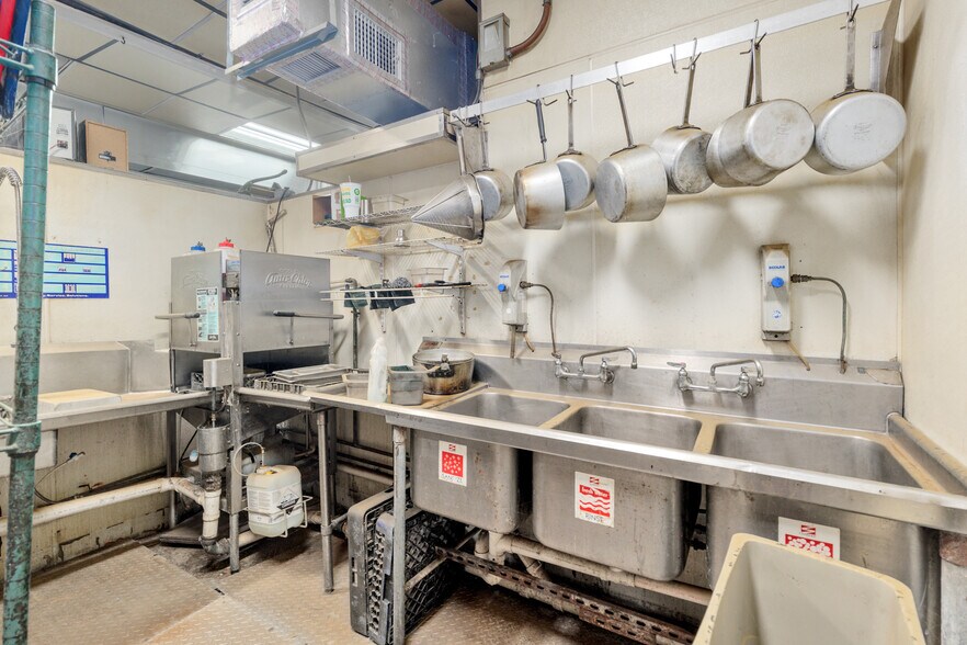 More Photos Of 14960 Main St, Alachua Restaurant For Lease