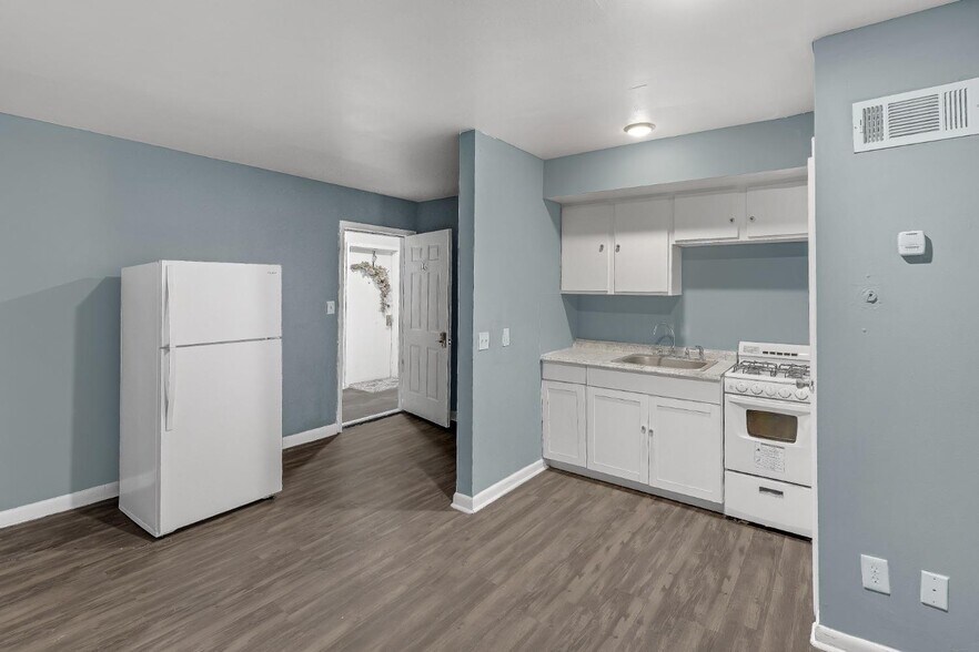 More Photos Of 1320 Parrett St, Evansville Apartments For Sale