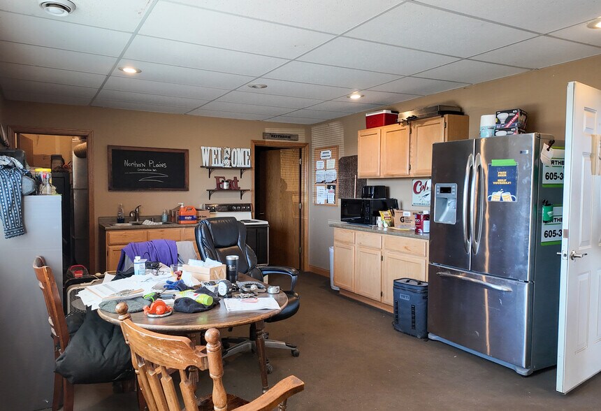 More Photos Of 27050 S Kerslake Pl, Tea Warehouse For Sale
