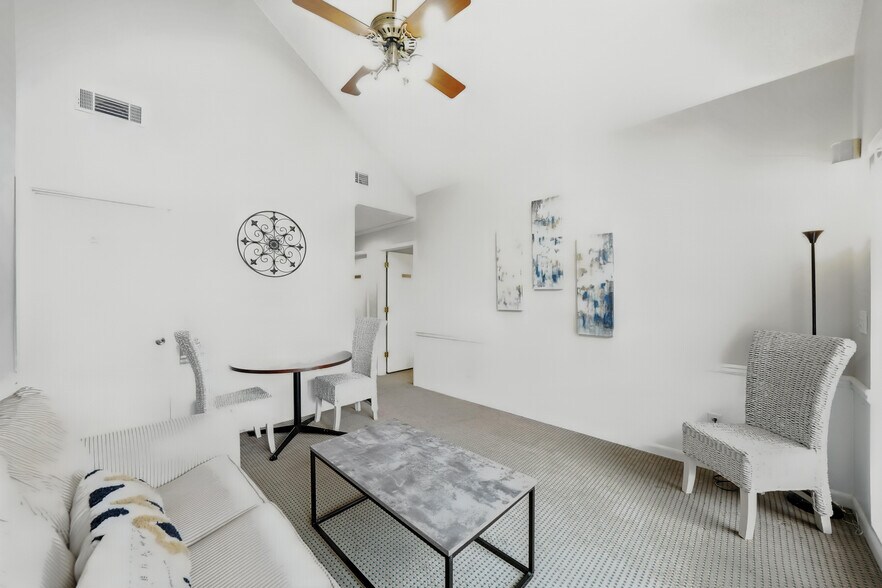 More Photos Of 11285 Elkins Rd, Roswell Office Residential For Sale