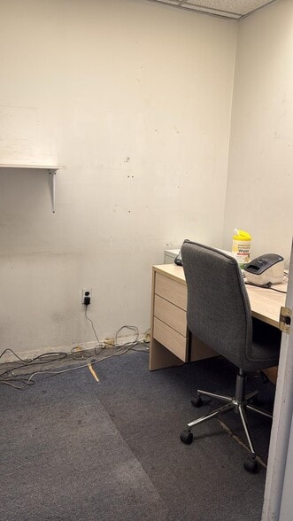 More Photos Of 445-453 Hempstead Tpke, West Hempstead Freestanding For Lease