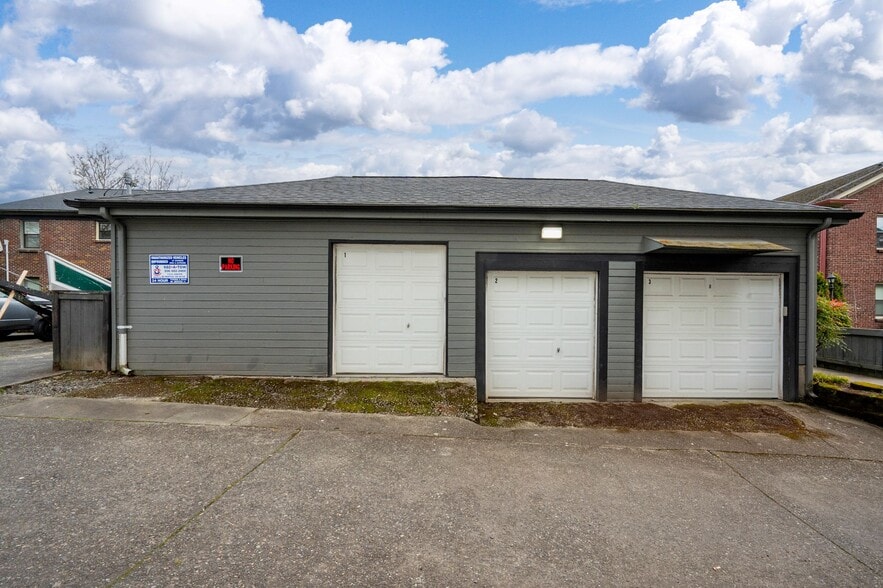 More Photos Of 109-115 30th Ave, Seattle Apartments For Sale