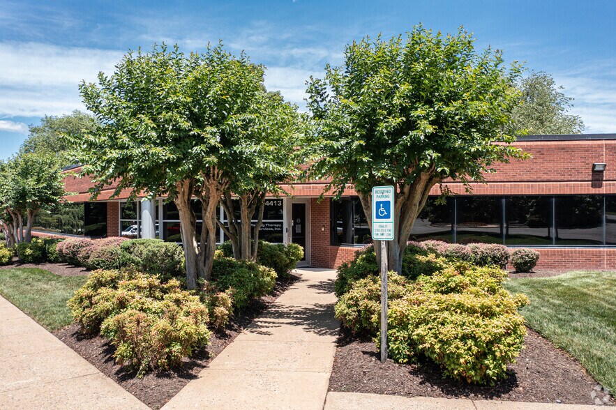 More Photos Of 4315-4451 Cox Rd, Glen Allen Unknown For Lease