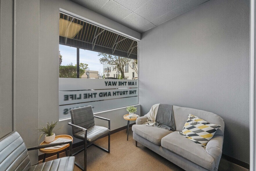 More Photos Of 340 Central Ave, Coos Bay Medical For Sale