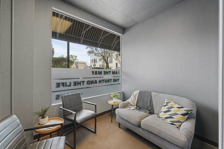 More Photos Of 340 Central Ave, Coos Bay Medical For Lease