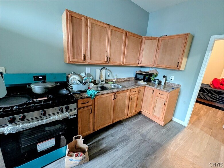 More Photos Of 405 Pond St, Syracuse Storefront Retail Residential For Sale