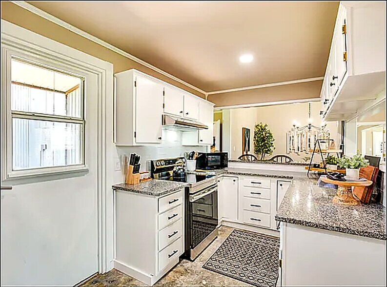 Primary Photo Of 202 N Ashwood Ave, Marietta Specialty For Sale