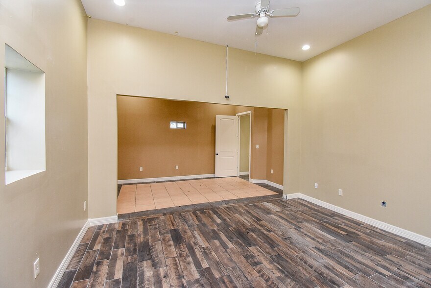 More Photos Of 9527 Ponderosa Ln, Houston Medical For Lease