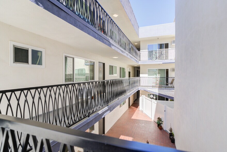 More Photos Of 165 N Michigan Ave, Pasadena Apartments For Sale