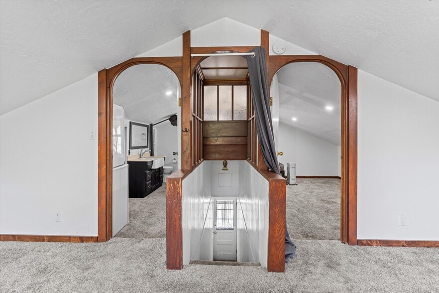 More Photos Of 17539 Elizabeth Lake Rd, Lake Hughes Hotel For Sale