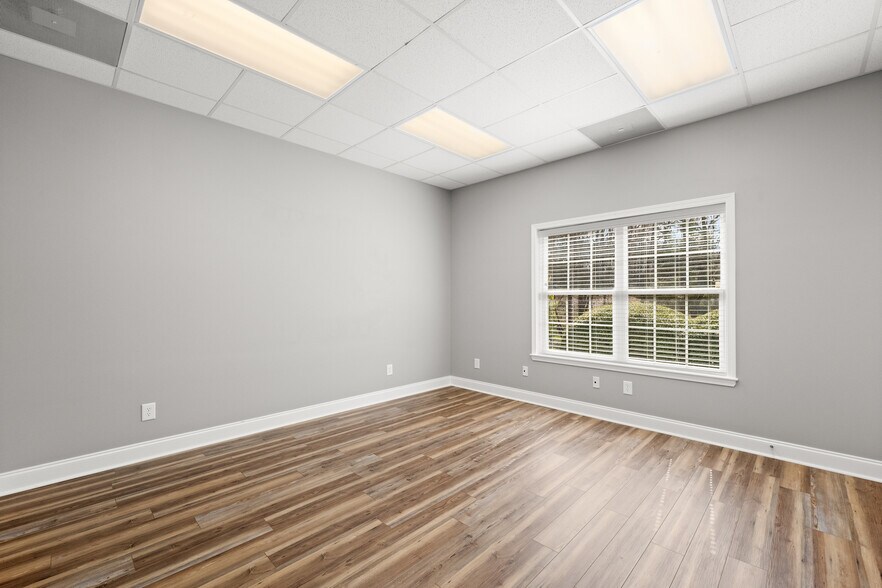 More Photos Of 135 Midway Dr, Cornelia Medical For Sale