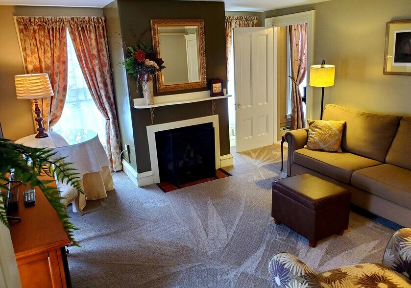 More Photos Of 91 South St, Gorham Hospitality For Sale