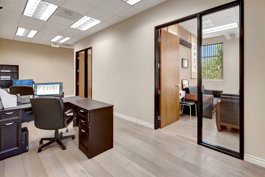 More Photos Of 26501 Rancho Pky S, Lake Forest Medical For Sale