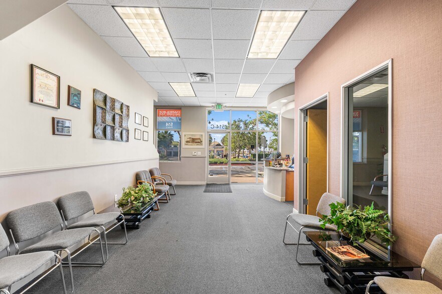 More Photos Of 514 Commerce Ave, Palmdale Medical For Sale