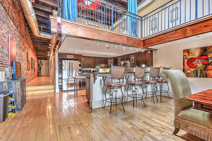 More Photos Of 529 State St, Bristol Storefront Retail Office For Sale