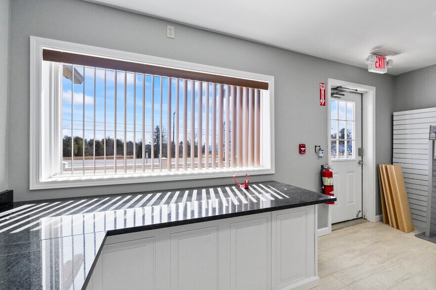 More Photos Of 357 W Main St, Searsport Freestanding For Sale