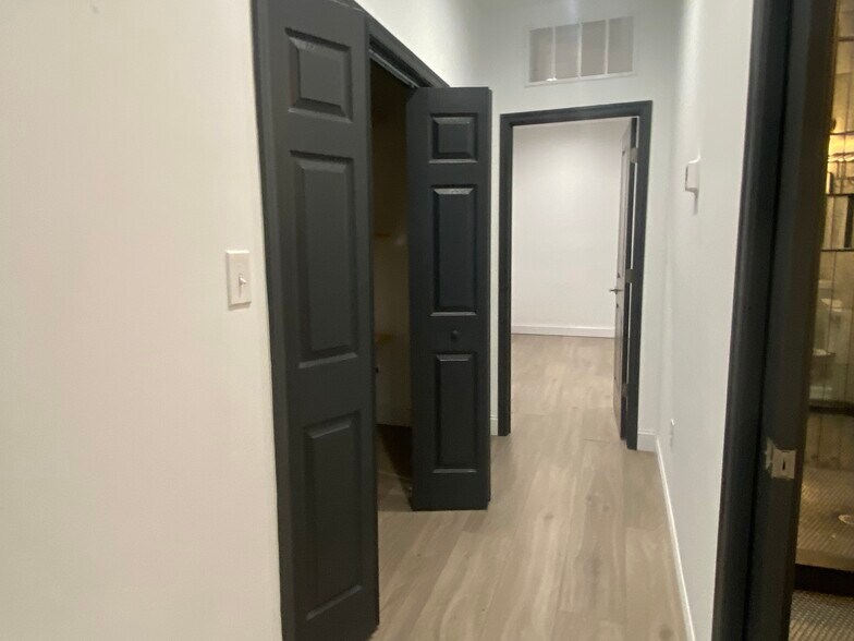 More Photos Of 1802 11th St NW, Washington Office For Lease