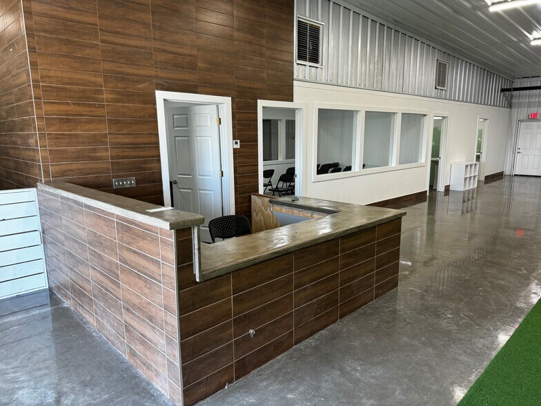 More Photos Of 4700-4790 Binz Engleman Rd, San Antonio Storefront Retail Office For Sale