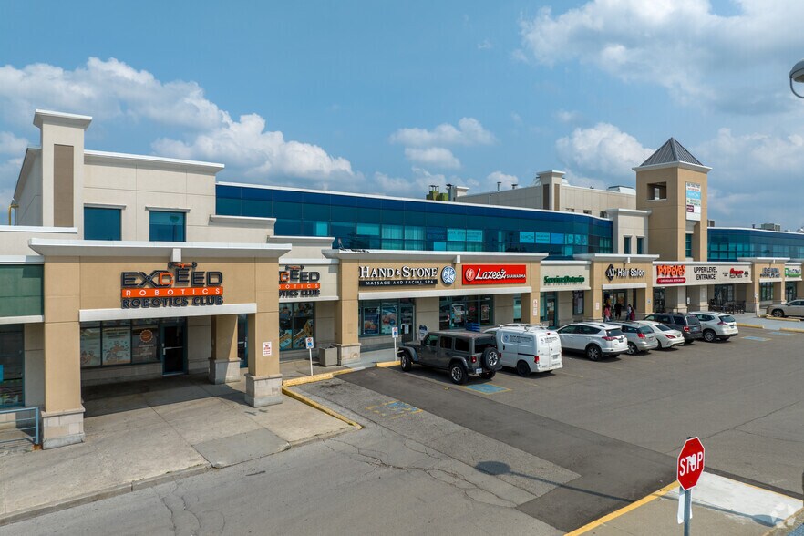 More Photos Of 10909 Yonge St, Richmond Hill Department Store For Lease