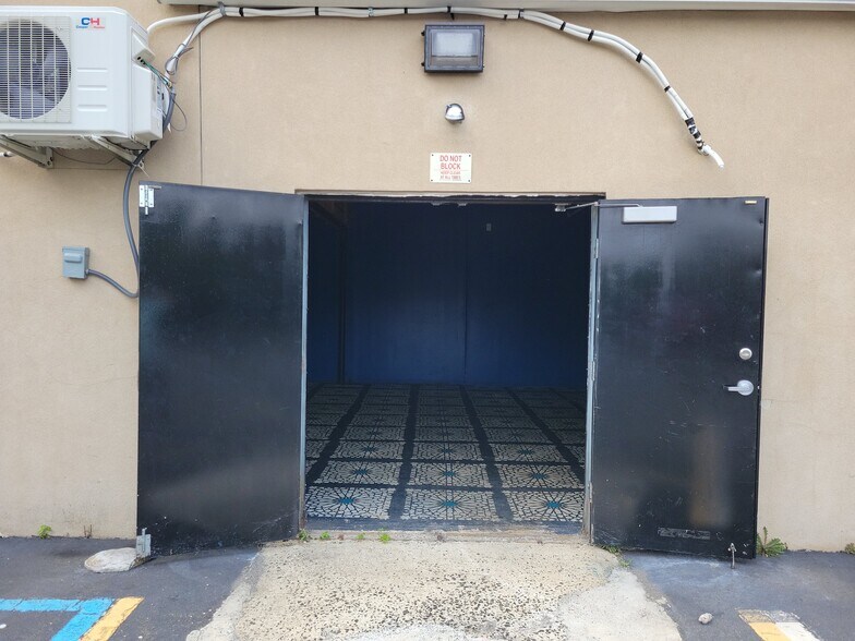 More Photos Of 260 Main St, Keansburg Flex For Lease