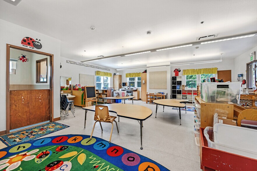 More Photos Of 4930 Newanga Ave, Santa Rosa Religious Facility For Lease