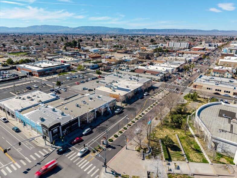 More Photos Of 516 W Lancaster Blvd, Lancaster Storefront For Lease