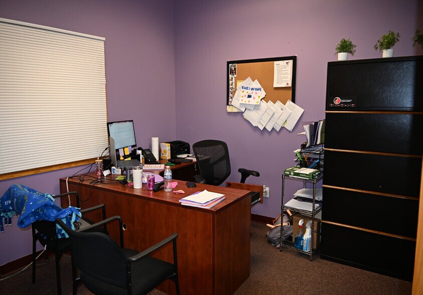 More Photos Of 501-527 Highway 25, Monticello Storefront Retail Office For Lease