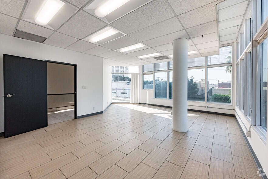 More Photos Of 221 E 12th St, Los Angeles Office For Lease