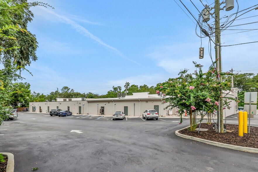 More Photos Of 3853-3921 Hendricks Ave, Jacksonville Storefront For Lease