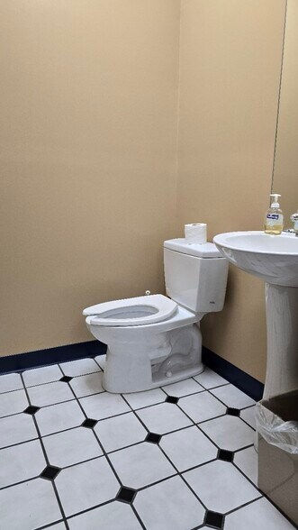 More Photos Of 100 W National Rd, Englewood Medical For Sale