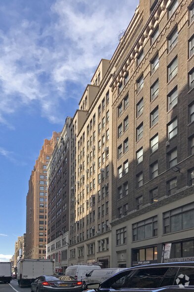 More Photos Of 261 W 35th St, New York Loft Creative Space For Lease