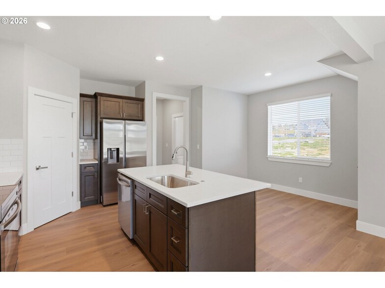 More Photos Of 4011 SW Royal Ave, Gresham Specialty For Sale